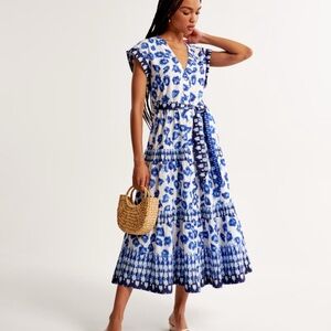 NWT Abecrombie Blue Floral Maxi Dress